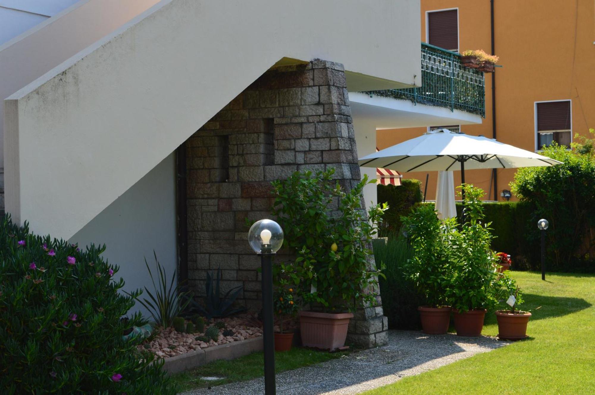 Il Sole E La Luna B&B In Garda Garda  Exteriér fotografie