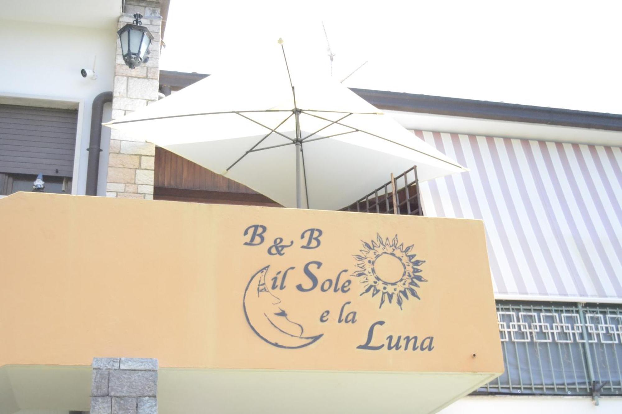 Il Sole E La Luna B&B In Garda Garda  Exteriér fotografie